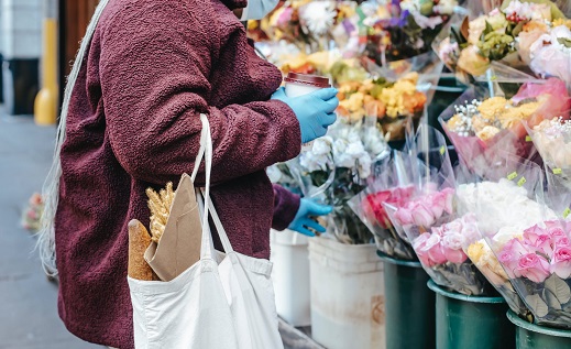 Nuo vasario 17 d. gėlių bus galima nusipirkti ir Kretingos turguje. Asociatyvi nuotr.
