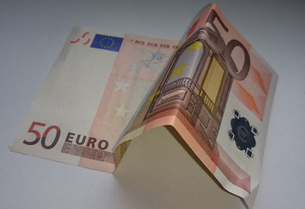 Klaipėdoje už 50 eurų bandyta neteisėtai nusipirkti Galimybių pasą. Asociatyvi nbuotr.