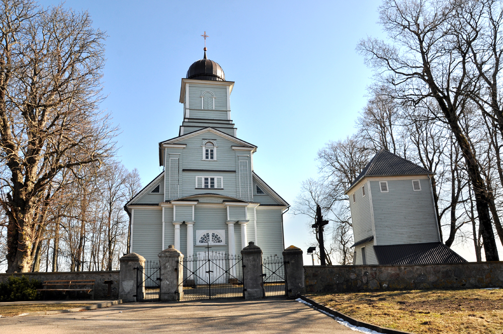 Boleslovas Lašas klebonavo šioje Laukžemės Šv. apaštalo Andriejaus bažnyčioje.