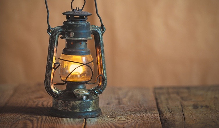 kerosene-lamp
