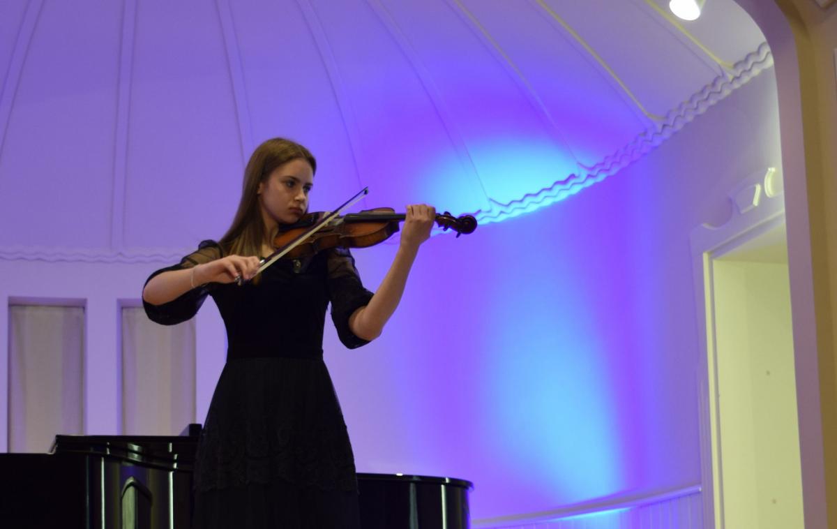 Smuikininkė U. Milašė